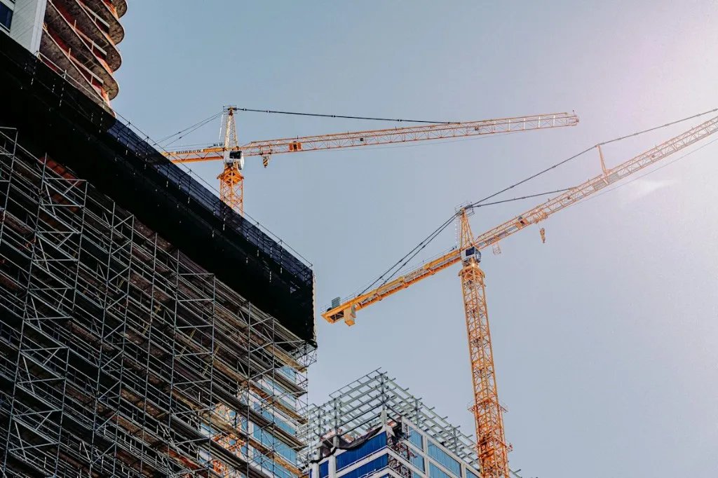 Gru in cantiere a Firenze